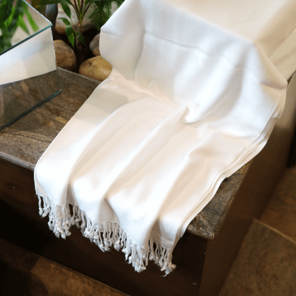 Off White Pashmina Shawl - Image 2